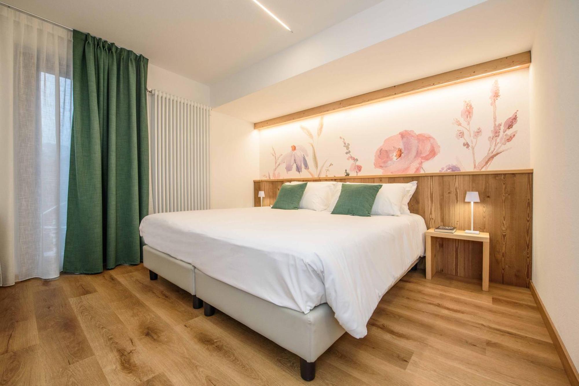 Hotel Des Roses Antey-Saint-André Exteriör bild