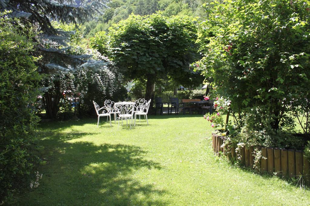 Hotel Des Roses Antey-Saint-André Exteriör bild